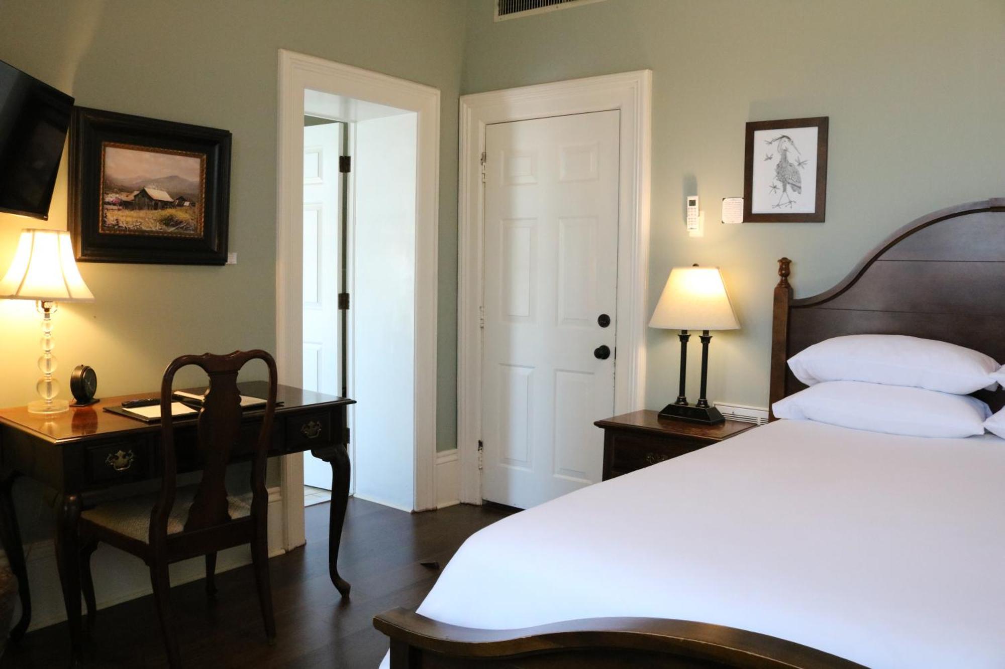 The Joshua Wilton House Otel Harrisonburg Dış mekan fotoğraf